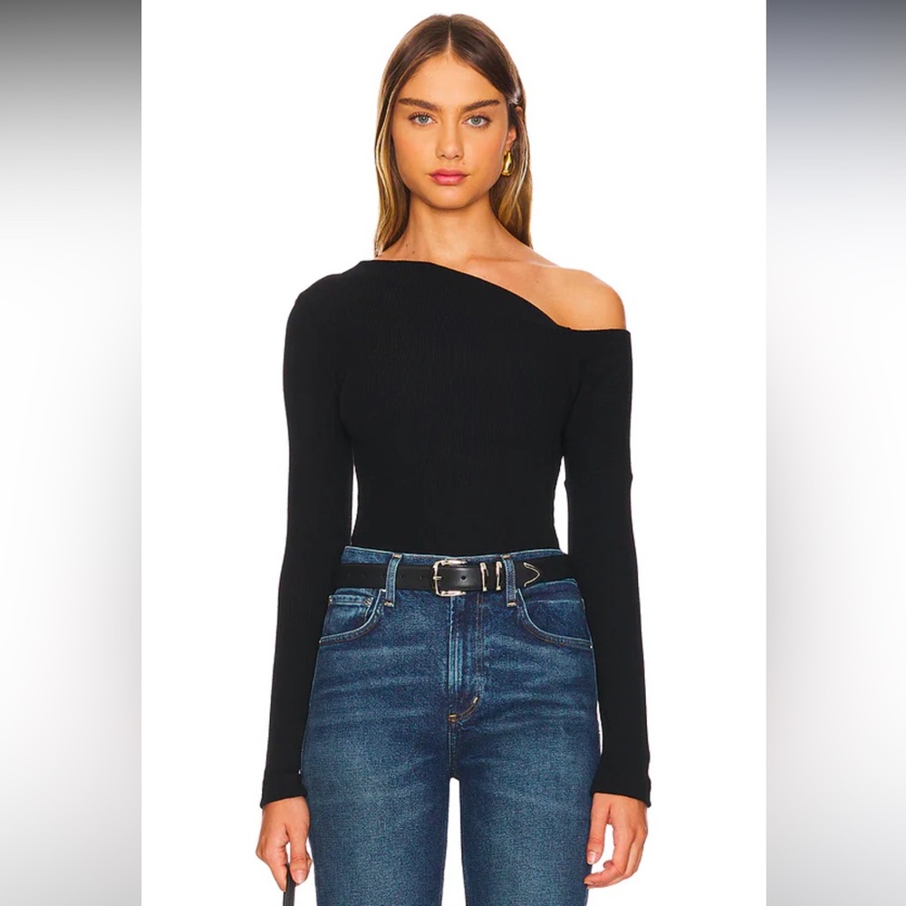 Knit Slouch Shoulder Long Sleeve in Black
Enza Costa